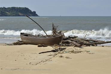 01 Mobor-Beach_and_Cavelossim-Beach,_Goa_DSC6428_b_H600